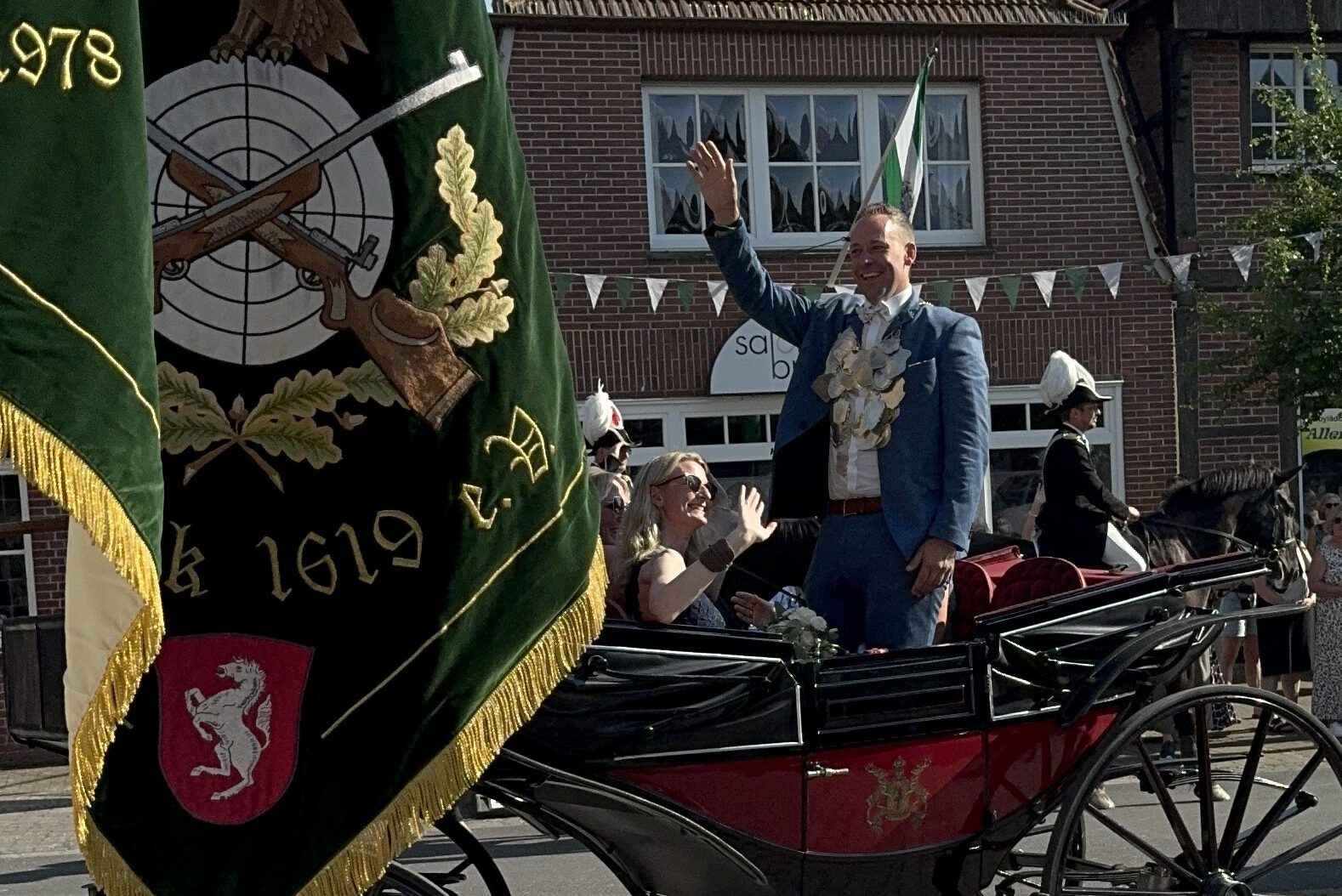 cropped-Parade-1.jpg